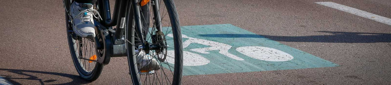 peinture pour signalisation de piste cyclable - savoir-faire S2RA / Signalisation Routière Responsable Agenaise