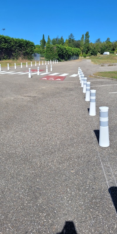 Pose de balises J11 et coussins berlinois à la SIVAC de Foulayronnes par S2RA 47